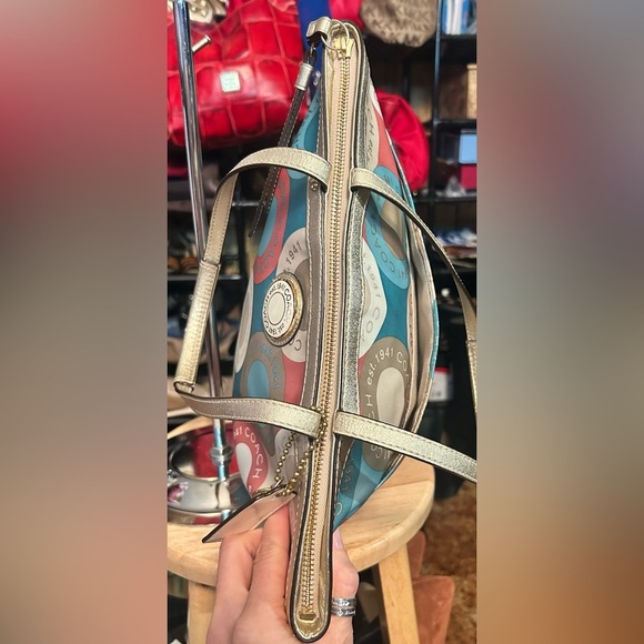 2012 Coach Soho Sateen Circles Snaphead Tote LIKE NEW! - Picture 7 of 10